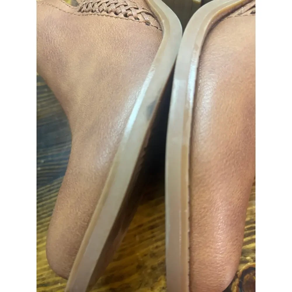 Baretraps brown heeled ankle boots size 6.5